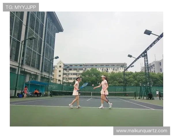 成都网球队与南京网球队赛后复盘分析双方状态与表现对比